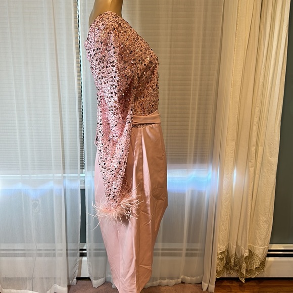 LAVISH ALICE Sequined One Shoulder Dress - Picture 9 of 12